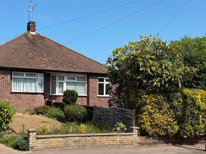 2 Bedroom Bungalow For Sale In Park Road, New Barnet, Barnet, EN4