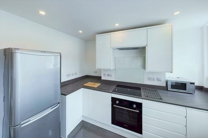 2 Bedroom Flat To Rent In Grosvenor Mansions, Grosvenor Square, Southampton, SO15