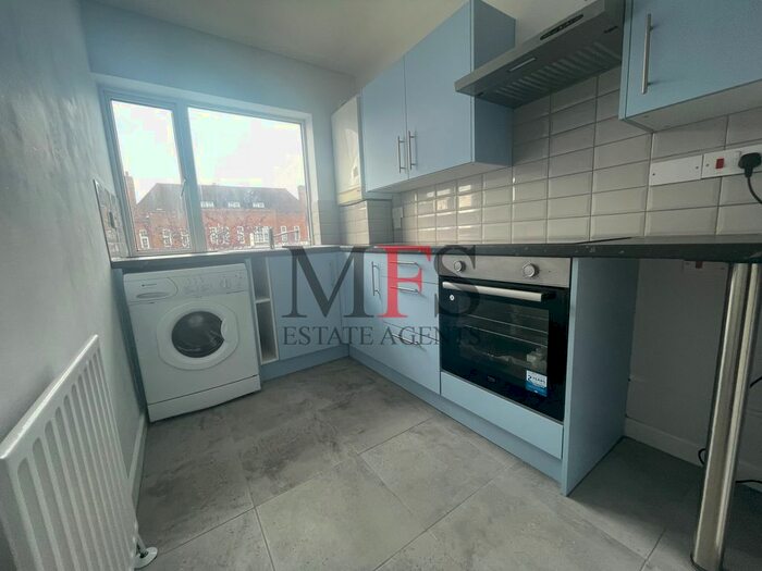 1 Bedroom Flat To Rent In Ryefield Ave, Hillingdon, UB10