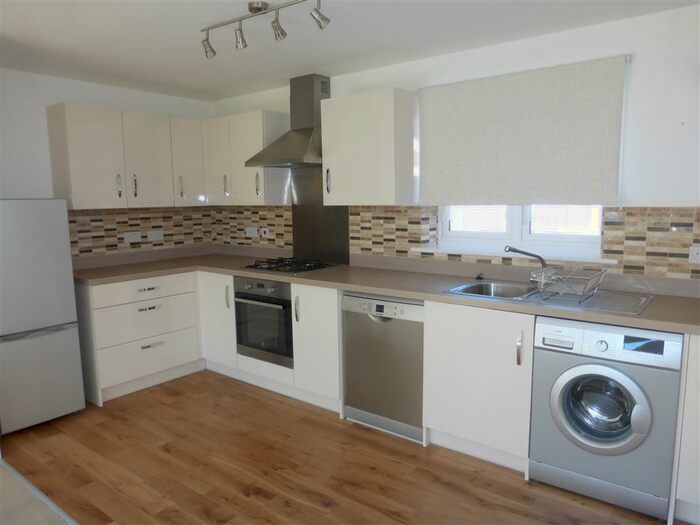 2 Bedroom Flat To Rent In Paradise Orchard, Aylesbury, HP18