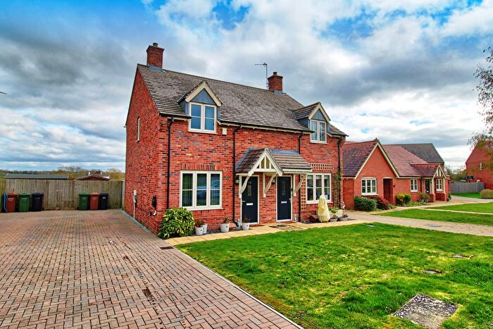 2 Bedroom Semi Detached House For Sale In Flyford Green, Worcester, WR7