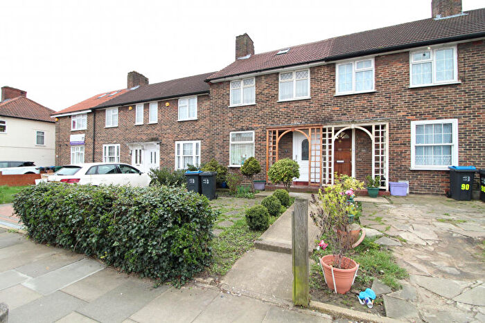 2 Bedroom Terraced House To Rent In Middleton Road, Morden, SM4