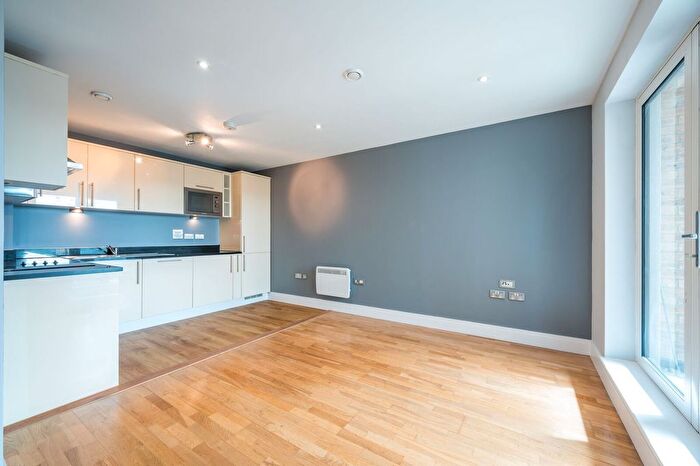 1 Bedroom Flat For Sale In Cheshire Street, Bethnal Green, London, E2