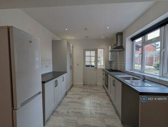 1 Bedroom Flat To Rent In Longmore Road, Solihull, B90