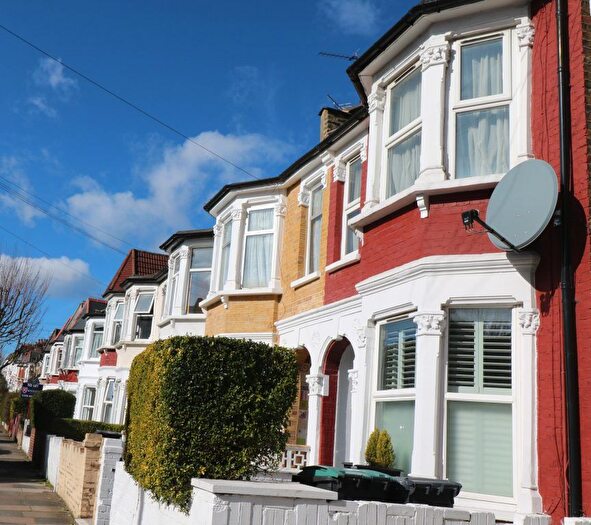 2 Bedroom Flat To Rent In Beresford Road, London, N8