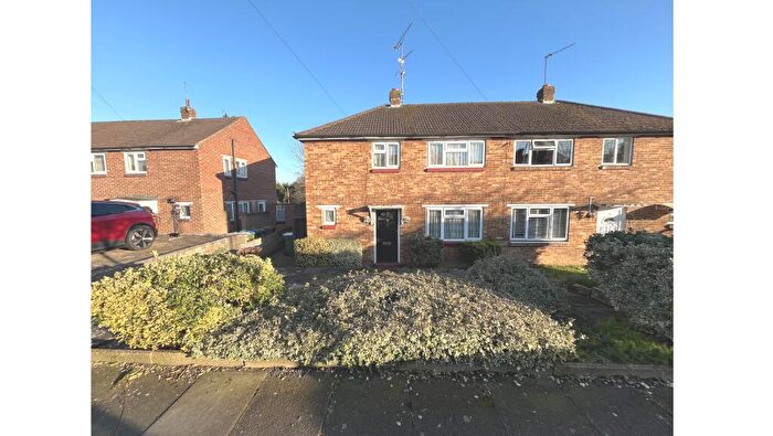 3 Bedroom Semi-Detached House For Sale In Cleve Road, Sidcup, Kent, DA14