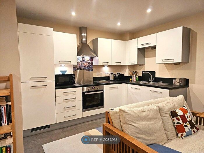 1 Bedroom Flat To Rent In High Brooms, Tunbridge Wells, TN2