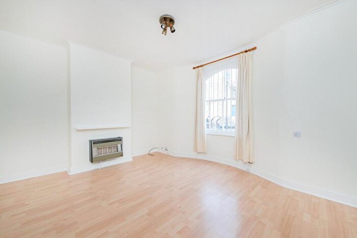 1 Bedroom Flat To Rent In Albyn Road, Deptford, London, SE8