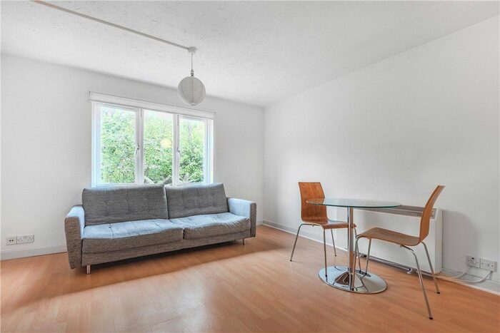 1 Bedroom Flat To Rent In Henley Drive, London, SE1