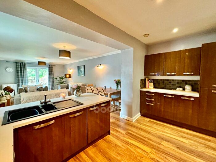 2 Bedroom Flat For Sale In Allands Avenue, Inchinnan, Renfrewshire, PA4