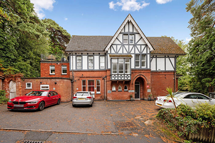 2 Bedroom Flat For Sale In Redvedrs, Branksome Wood Road, Bournemouth, BH2