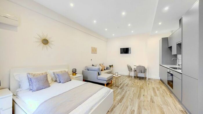 1 Bedroom Studio To Rent In Dawlish Drive, Pinner, HA5