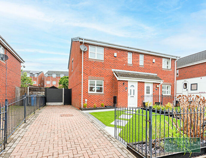 3 Bedroom Semi-Detached House For Sale In Blueberry Avenue, Moston, Manchester, M40