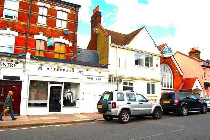 2 Bedroom Apartment To Rent In Hendon Lane, Finchley, N3