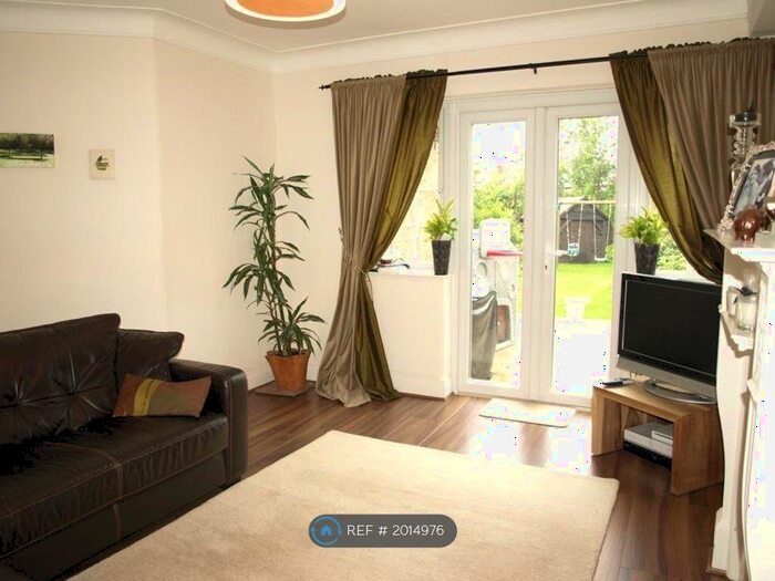 1 Bedroom Flat To Rent In Elmhurst Avenue, London, N2