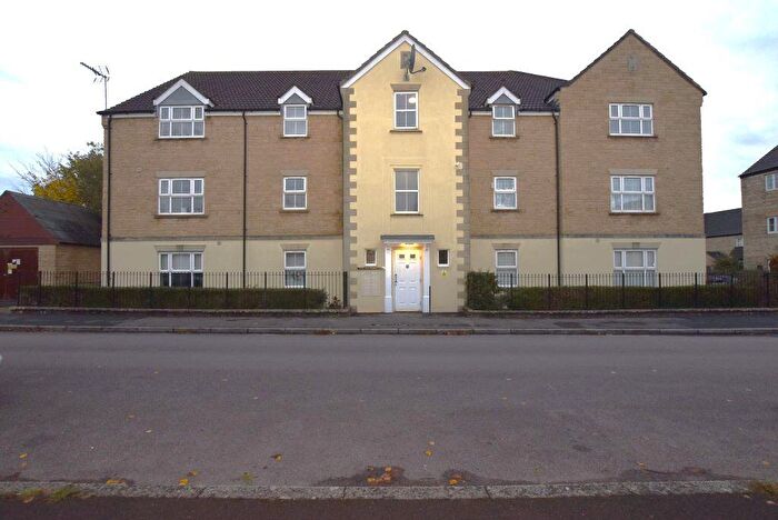 2 Bedroom Flat For Sale In Kingfisher Court, Calne, SN11