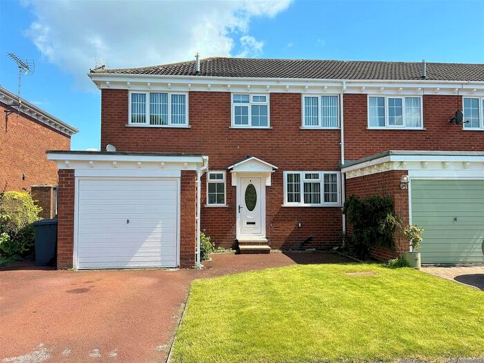 4 Bedroom End Of Terrace House To Rent In Cardinals Court, Cawood, Selby, YO8