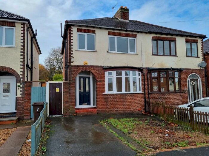 3 Bedroom SemiDetached House For Sale In Ettingshall Road, Bilston, WV14