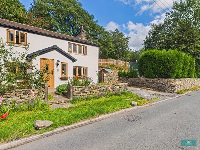 3 Bedroom Cottage For Sale In Crowley Lane, Waterhead, OL4