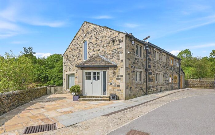 3 Bedroom Semi-Detached House For Sale In Far Cotton Stones, Cottonstones, HX6