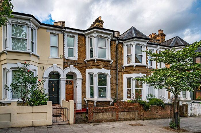 5 Bedroom Terraced House For Sale In Barretts Grove, Stoke Newington, London, N16