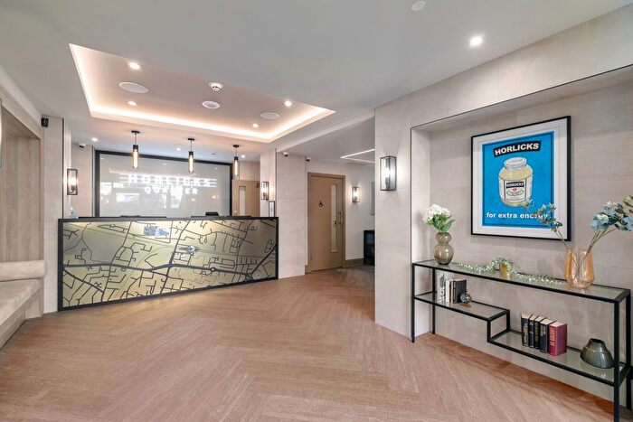 1 Bedroom Flat To Rent In Memorial Avenue, Slough, SL1