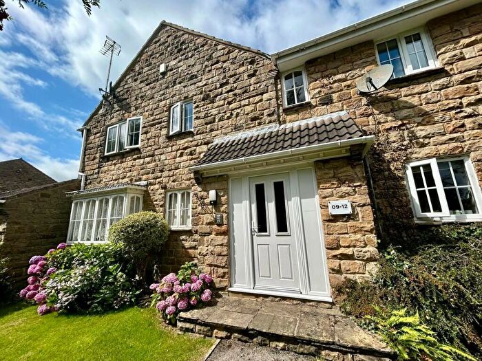 2 Bedroom Flat To Rent In Stonefield, Thorner Lane, Scarcroft, Leeds, LS14