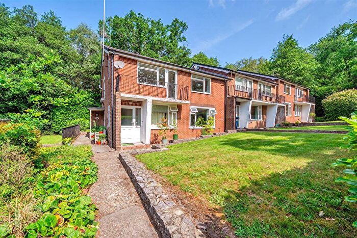 2 Bedroom Flat To Rent In Weydown Road, Haslemere, GU27