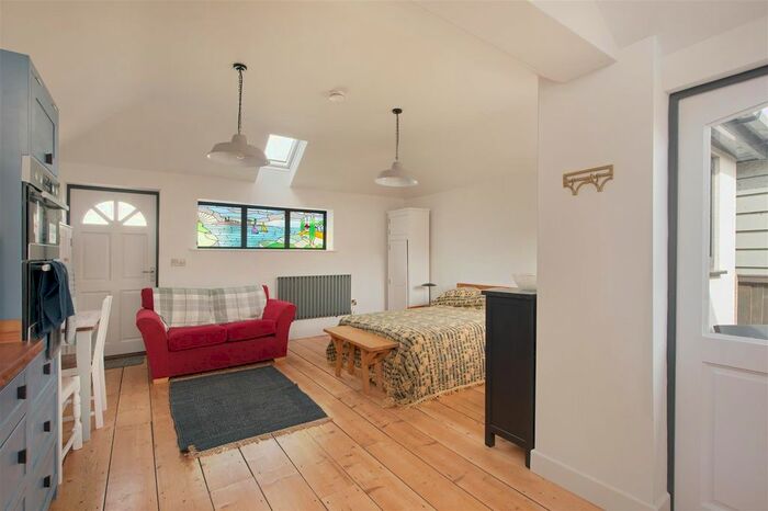 Studio To Rent In Herne Bay Road, Whitstable, CT5