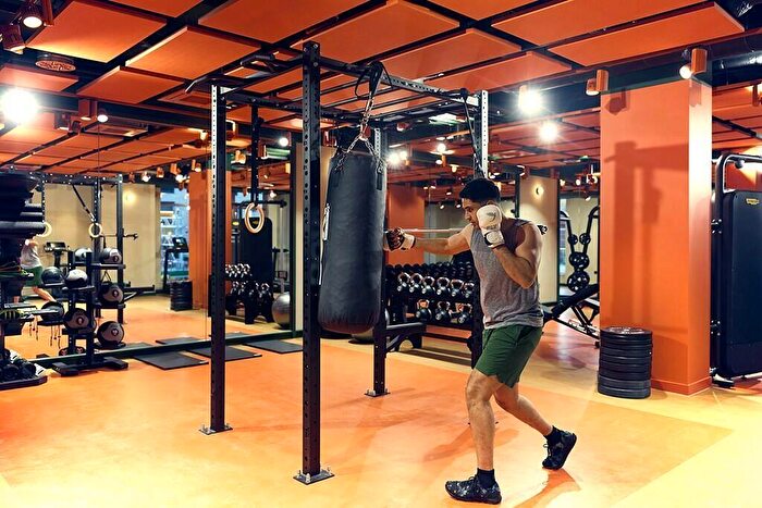 3 Bedroom Apartment To Rent In Soho Yard, Sheffield, S3