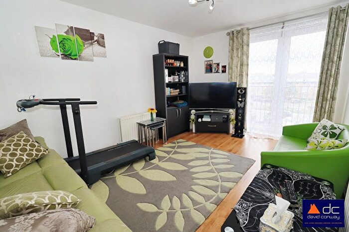 1 Bedroom Flat For Sale In Weaver Mews, Higham Mews, Northolt, UB5