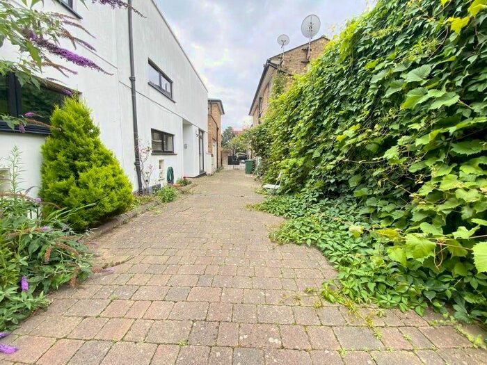 4 Bedroom Terraced House To Rent In Tavistock Mews, Holloway, N19