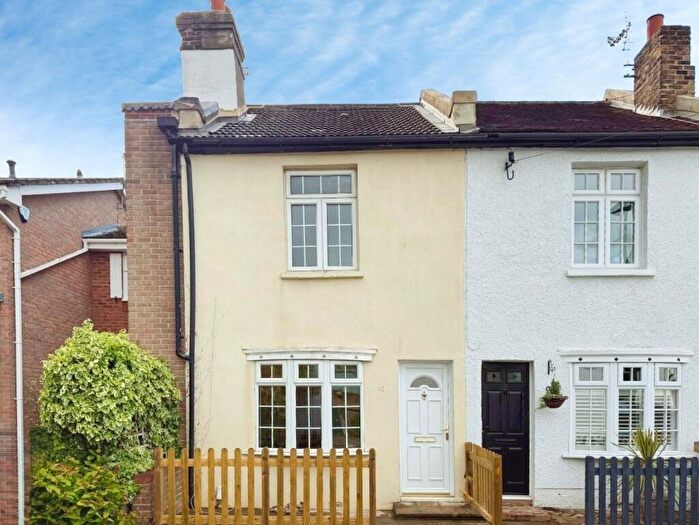2 Bedroom House To Rent In Haxted Road, Bromley, BR1