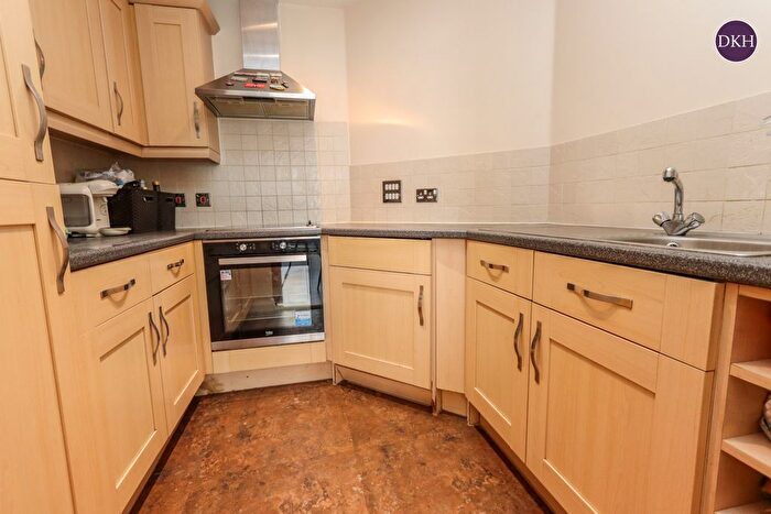 1 Bedroom Flat For Sale In Loates Lane, Watford, WD17