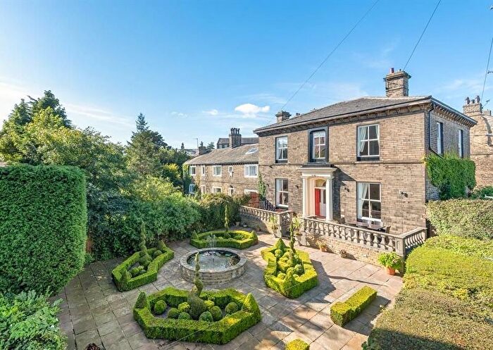 6 Bedroom Property For Sale In Moorside Road, Eccleshill, BD2