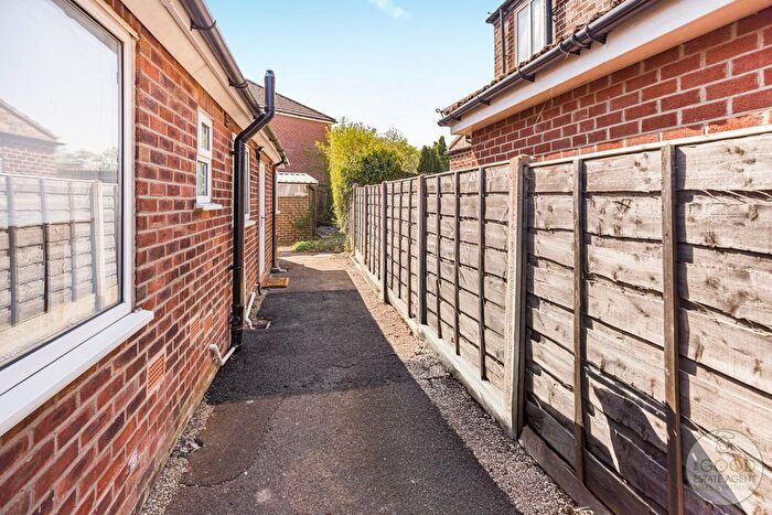 2 Bedroom Detached House For Sale In Oakdene Avenue, Heald Green, SK8