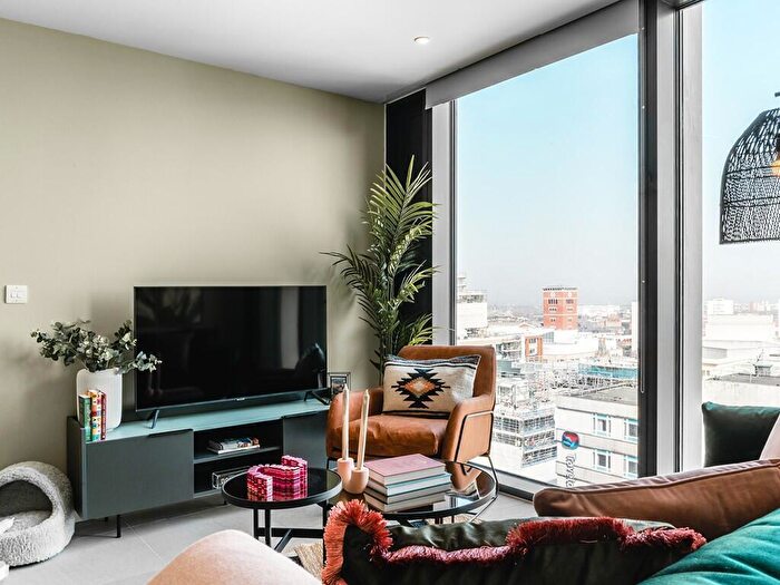 2 Bedroom Apartment To Rent In Broad Street, Birmingham, B15