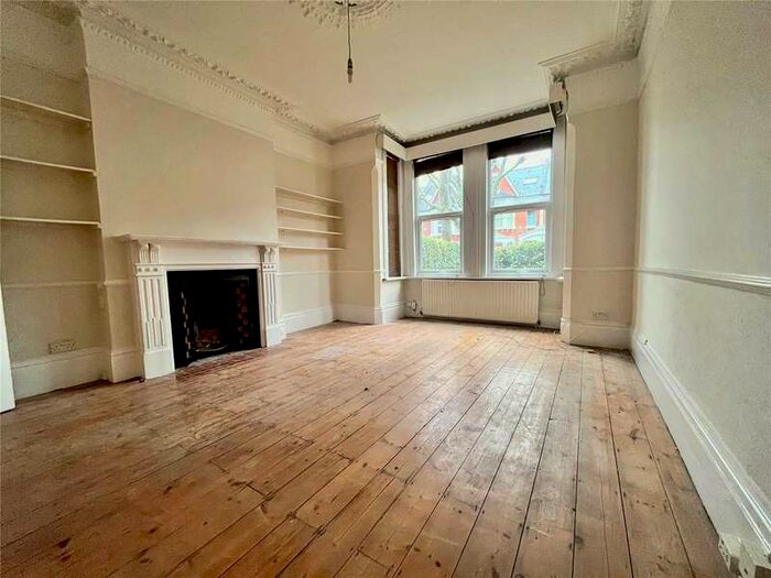 2 Bedroom Apartment To Rent In Beckwith Road, London, SE24