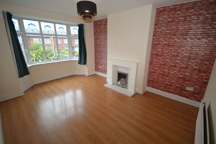 2 Bedroom Flat To Rent In Mitford Gardens, Newcastle Upon Tyne, NE13