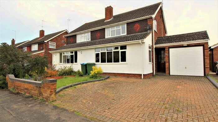 3 Bedroom Semi-Detached House To Rent In Ingram Avenue, Bedgrove, HP21