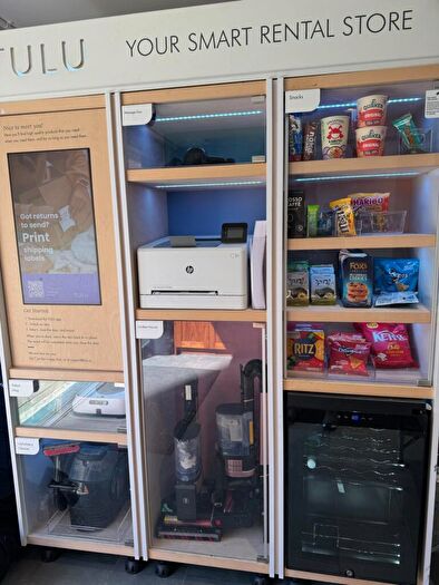 3 Bedroom Flat To Rent In Oxbow, Stephenson House, M5