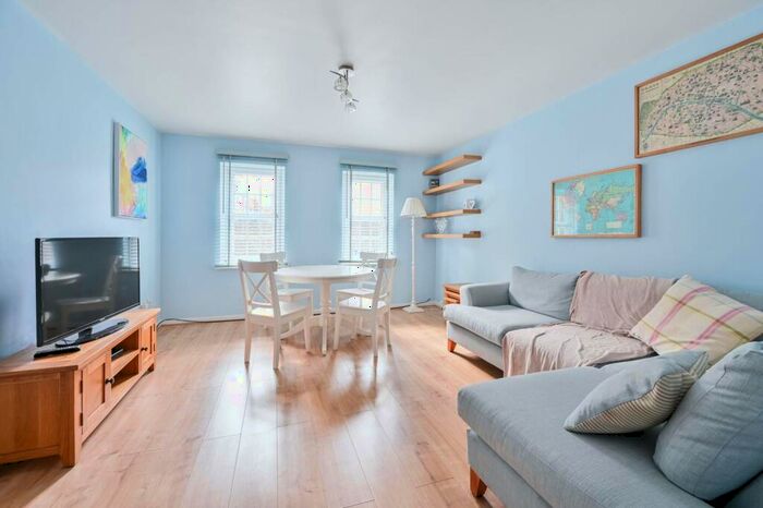 1 Bedroom Flat To Rent In Macleod Street, Elephant And Castle, London, SE17