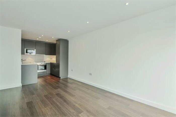 2 Bedroom Apartment To Rent In Saffron Central Square, Croydon, Surrey, CR0
