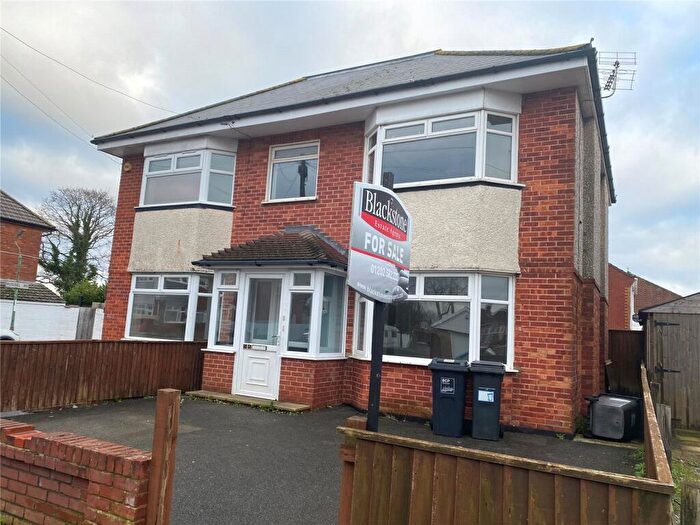3 Bedroom Semi Detached House For Sale In Horsham Avenue, Kinson, Bournemoutht, Dorset, BH10