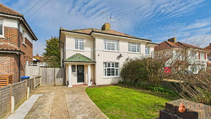 3 Bedroom Semi Detached House For Sale In Lavington Road, Worthing, BN14