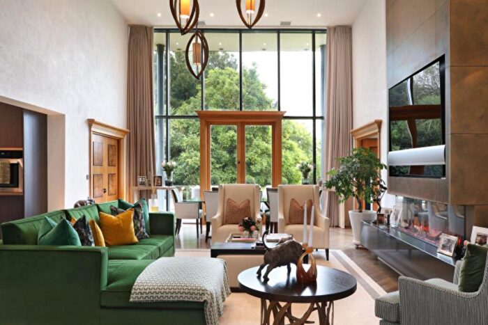 5 Bedroom Apartment To Rent In , SL7