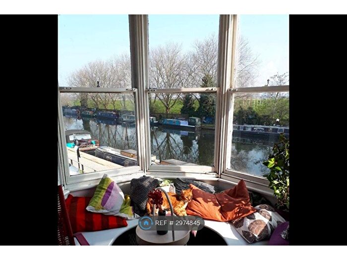 2 Bedroom Flat To Rent In Watermint Quay, London, N16