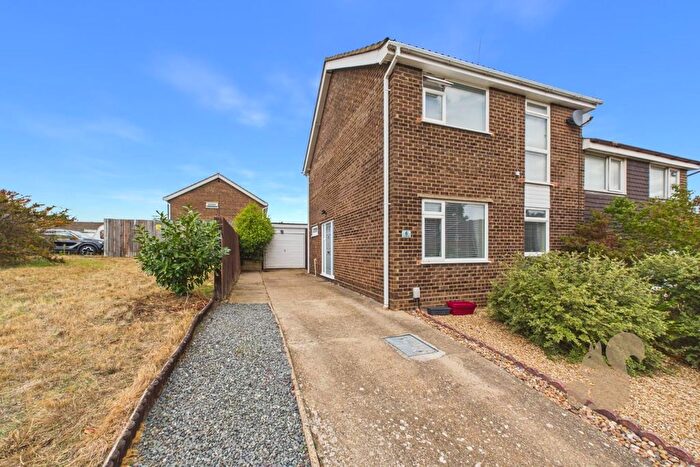 3 Bedroom Semi-Detached House For Sale In Broomhayes, Ipswich, IP2