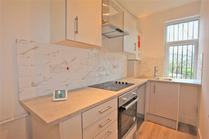 1 Bedroom Flat To Rent In High Road, Leytonstone, London, E11