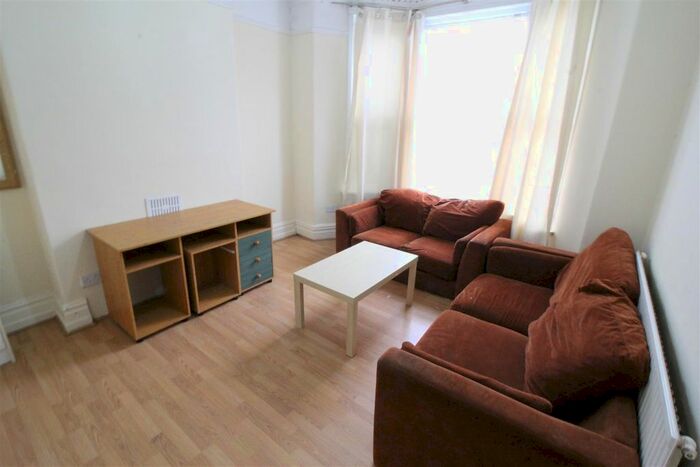 4 Bedroom Property To Rent In Mackintosh Place, Roath, Cardiff CF24